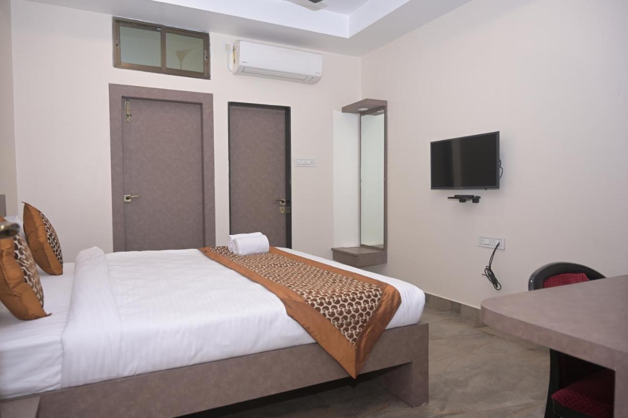 Mist Blew Hotel Sonari  ภายนอก รูปภาพ